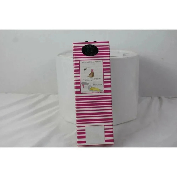 Wild Eye Designs High Heel Cheese Slicer - Picture 4 of 4